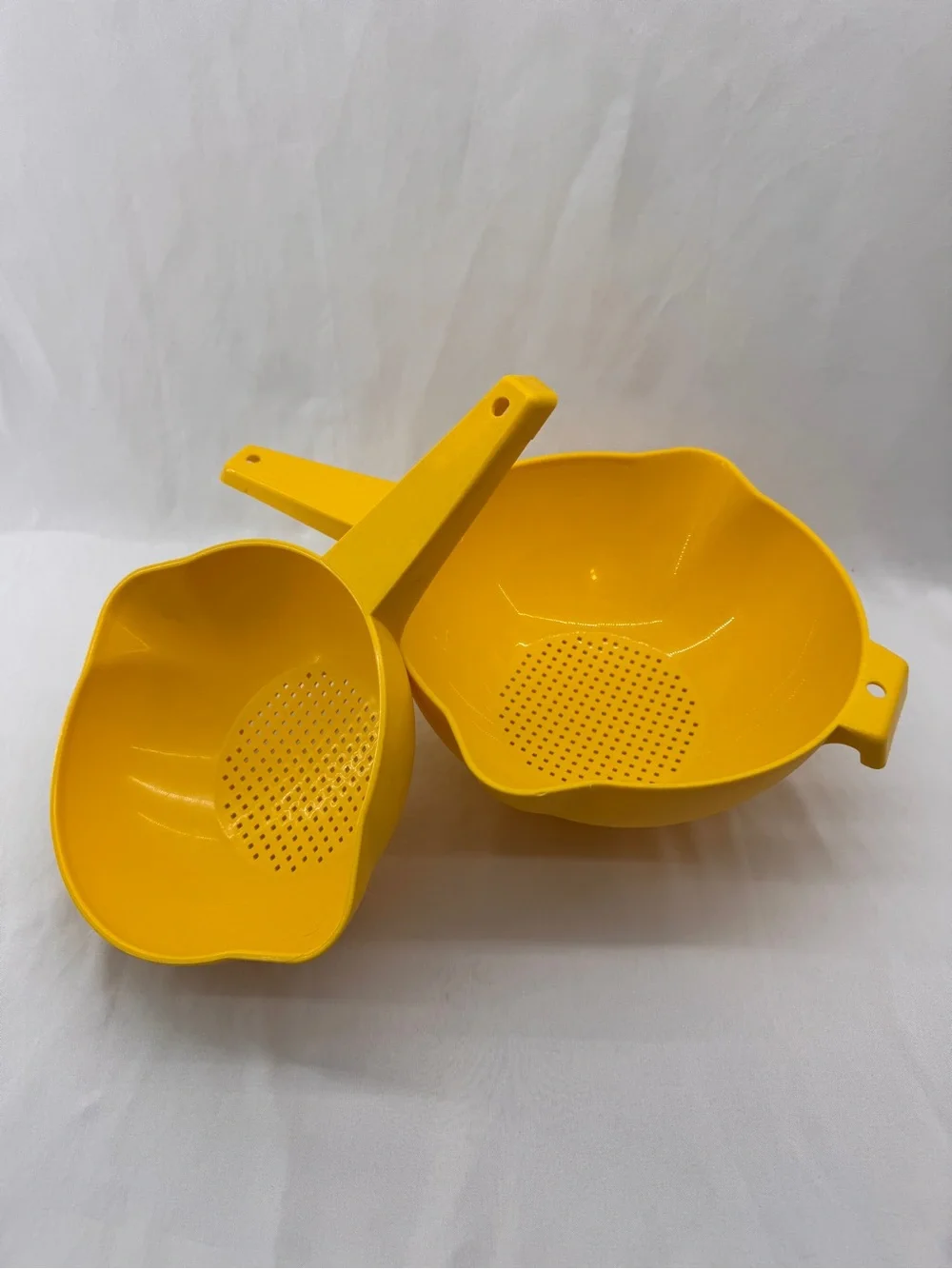 Vintage Tupperware Harvest Gold Nesting Colander Strainer Set 70s 80s Kitsch - Picture 3 of 10